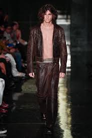 Eckhaus Latta(エコース・ラッタ)の魅力｜NY発、マイク・エコース&ゾーイ・ラッタが紡ぐ知性派の革新