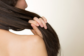 ヘアケアガイド｜美しい髪を保つ方法