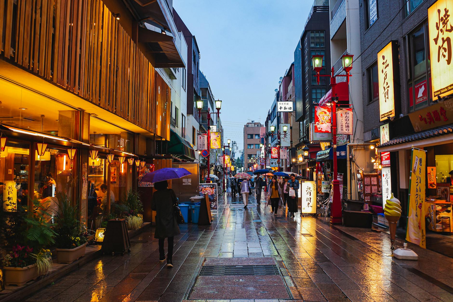 東京の傘&レイングッズ専門店｜雨の日も装いを楽しむ