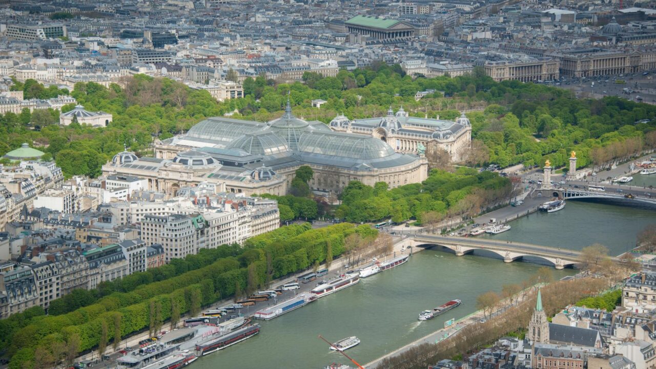 アミ（AMI Paris）— 2011年パリ創業、アレクサンドル・マテュッシの「友達」の哲学
