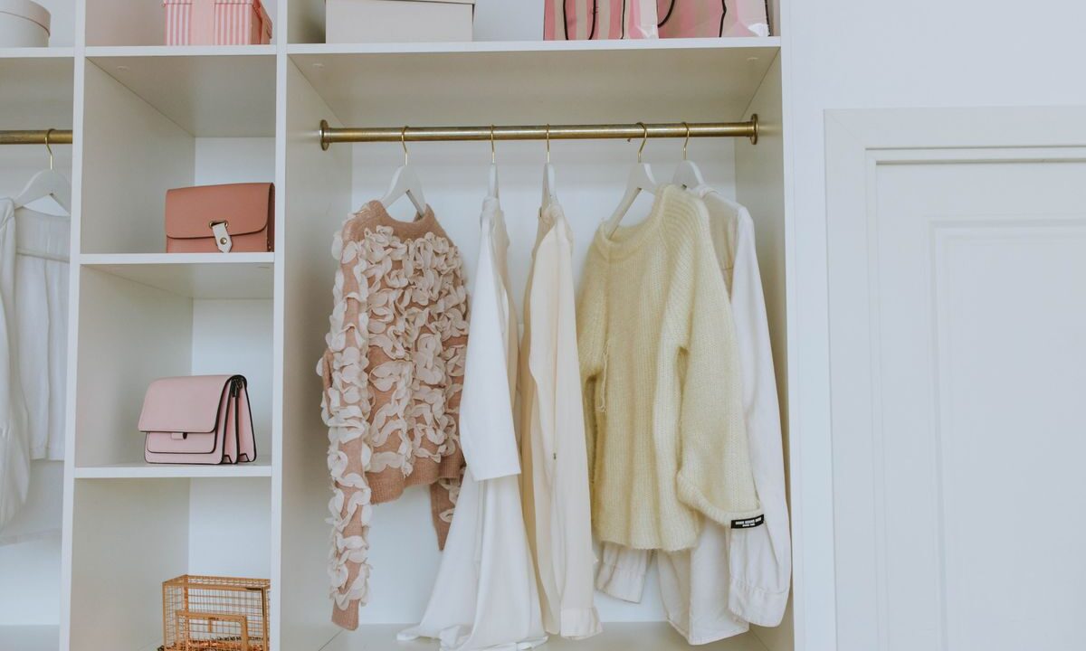 衣替えの手順と収納 — 季節ごとの入れ替えで服を長持ちさせる方法