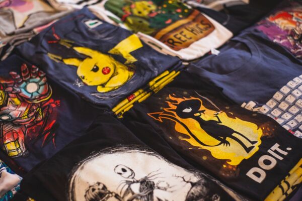 東京のヴィンテージTシャツ専門店 — バンドT・映画Tを掘る5店